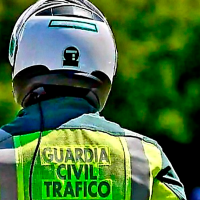 Dos jóvenes heridos tras un accidente de moto cerca de Logrosán