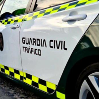 Hospitalizado tras una colisión entre una moto y un coche en la provincia de Cáceres