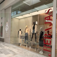 La tienda Stradivarius de El Faro cierra temporalmente
