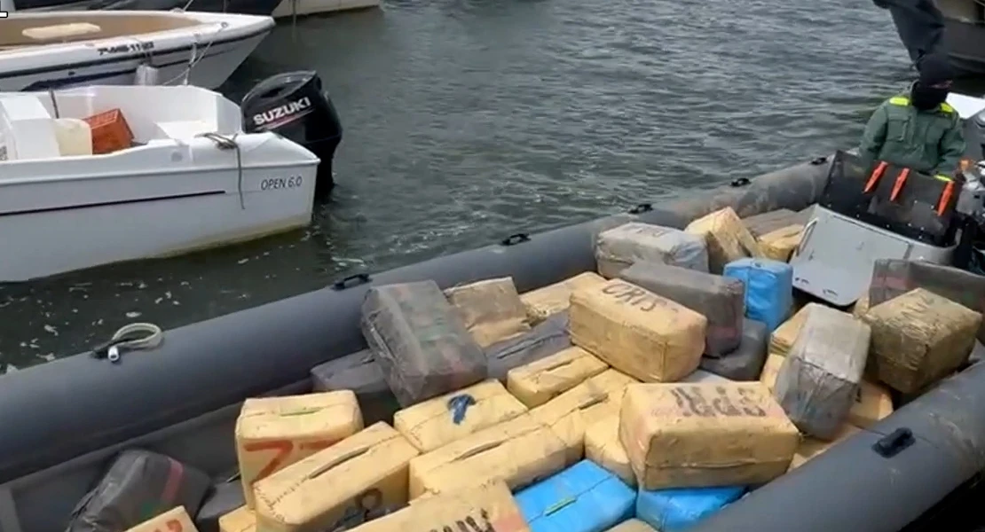 Intervienen una embarcación con toneladas de droga en el Guadiana