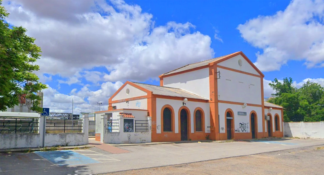 Salvan la vida a un joven de 19 años en la estación de tren de Villafranca de los Barros