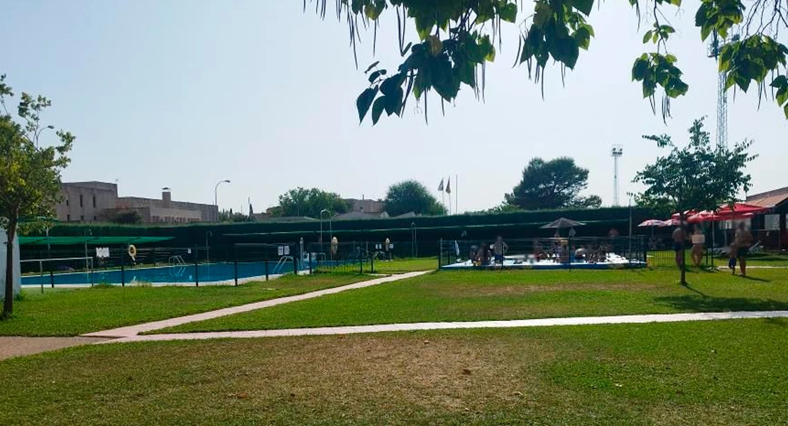 Nuevo desalojo en la piscina de la Universidad de Badajoz, esta vez por un vómito