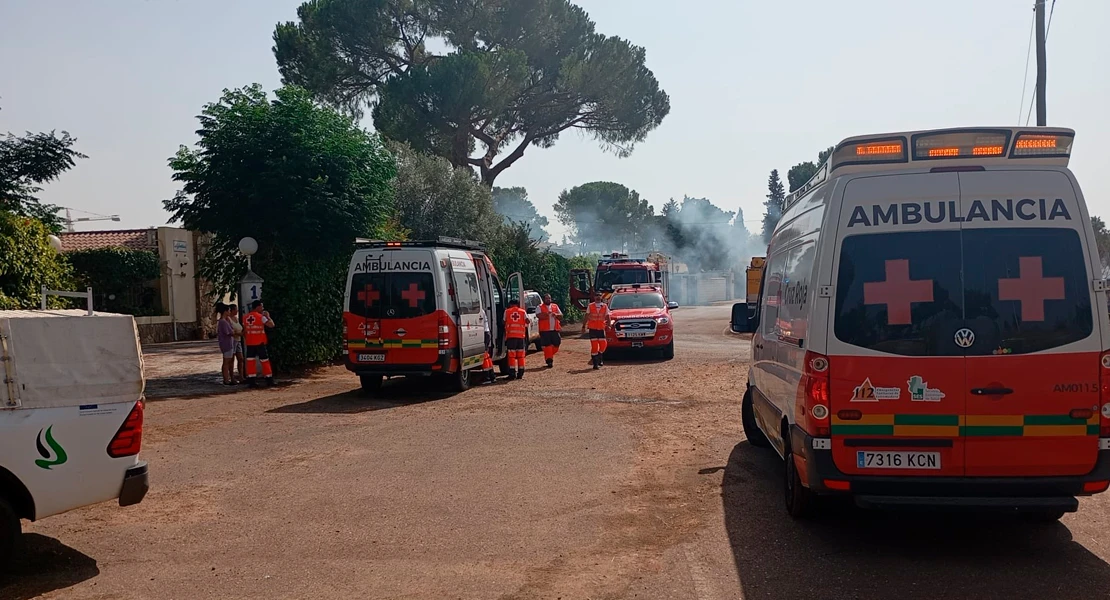 Investigan el hallazgo de varias bombonas de oxígeno tras el incendio en Badajoz