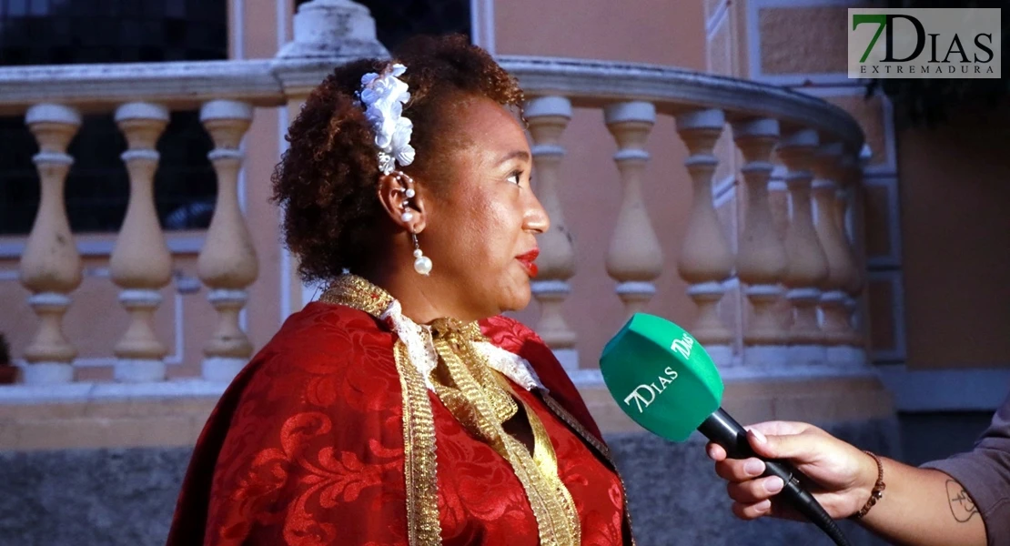 Éxito en las calles de Barcarrota: actores, cantantes y multitud de público en la XI Visita Guiada Nocturna
