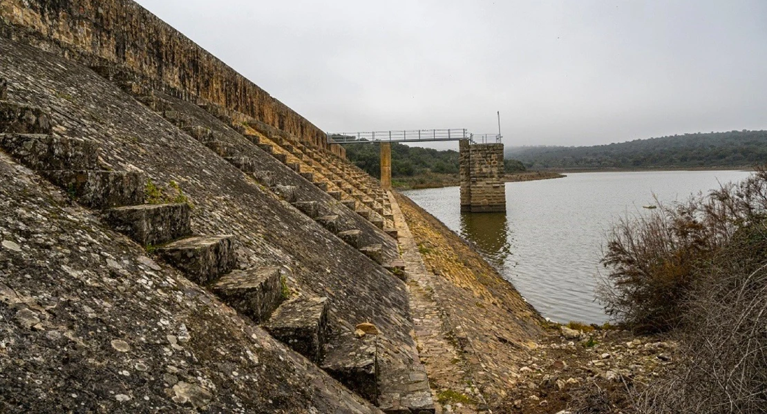 Mayor ahorro y distribución de agua: estas son las mejoras previstas para el embalse de Cornalvo