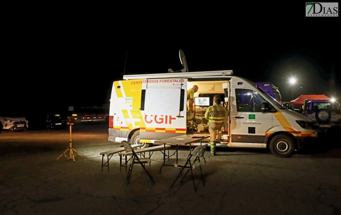 Las imágenes del desalojo por el incendio de Jarilla en Extremadura
