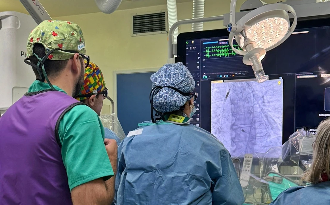 El Hospital de Mérida incorpora un dispositivo pionero en una operación de corazón a un paciente