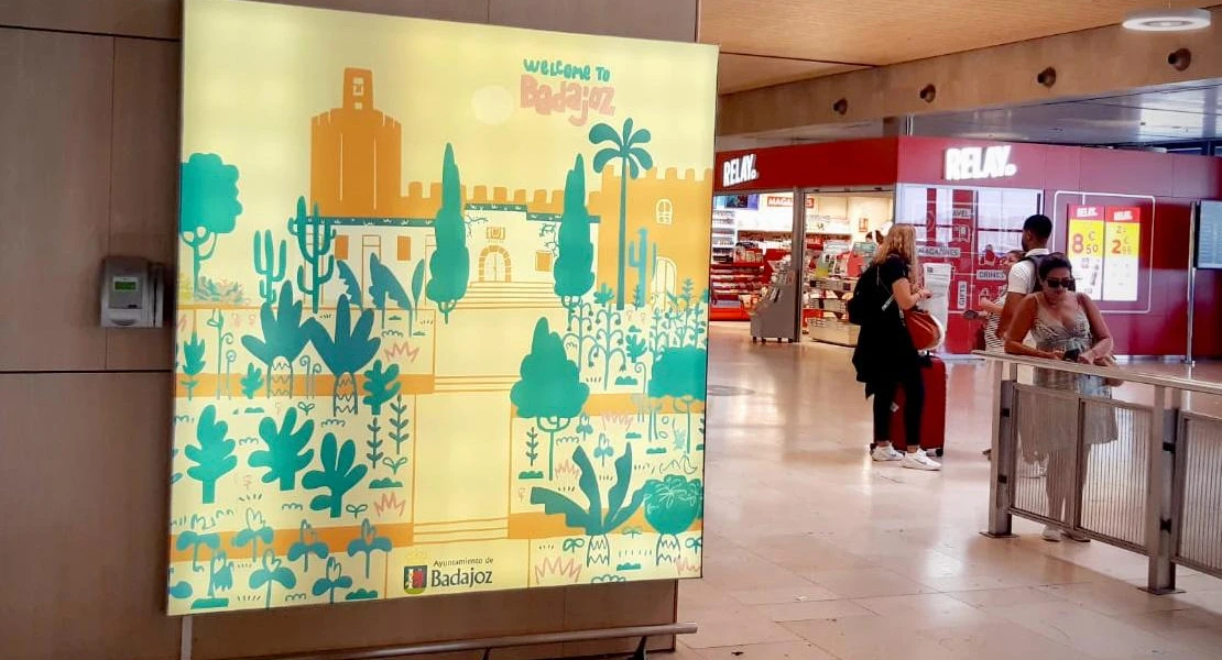 La ciudad de Badajoz, presente en los aeropuertos de las Islas Canarias