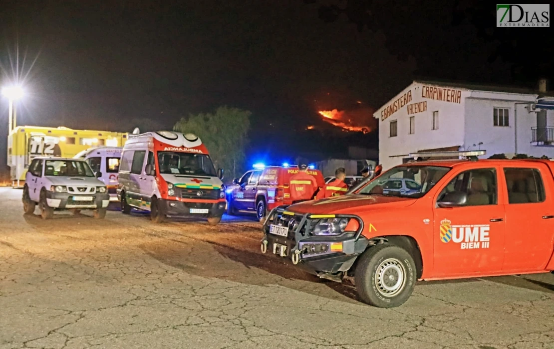Las imágenes del desalojo por el incendio de Jarilla en Extremadura