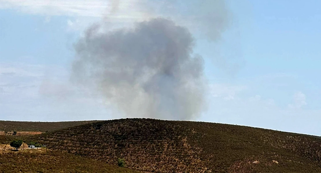 Comienza un inesperado incendio en Monfragüe y va cogiendo fuerza
