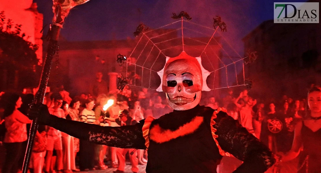 El terror invade Valverde de Leganés: miles de personas disfrutan La Fuga de la Diabla