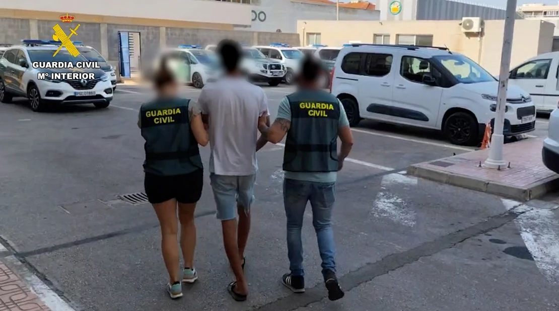 Detenido un joven de 19 años tras apuñalar a una persona para robarle