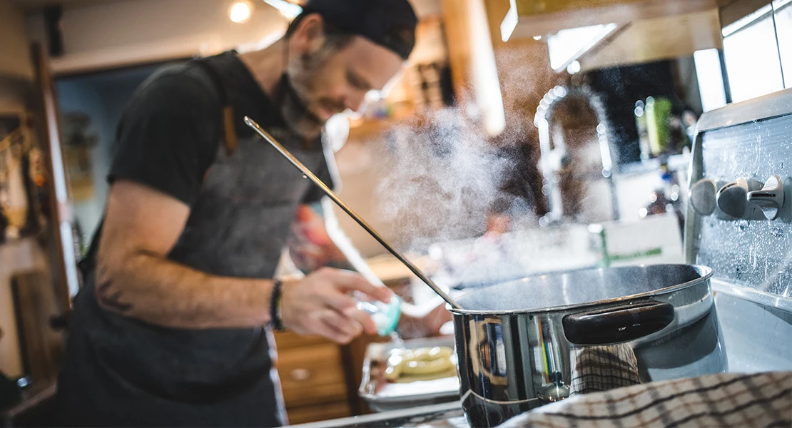 Claves para evitar intoxicaciones: el verano dispara el riesgo de plagas en bares y restaurantes