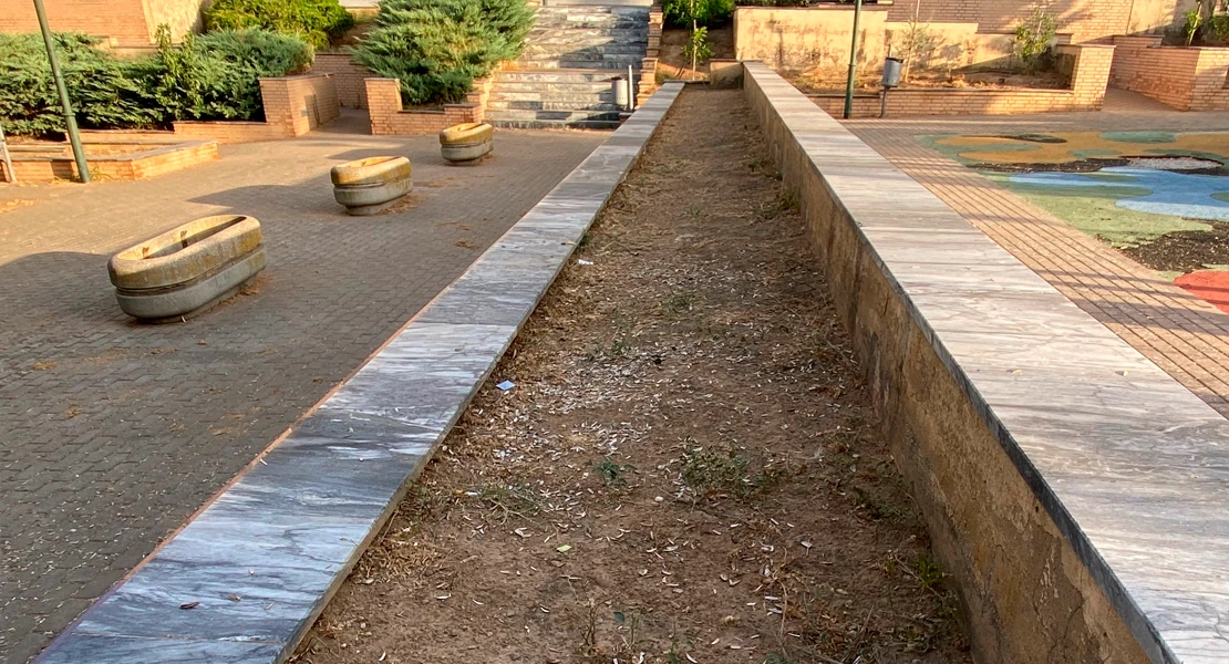 El PSOE de Badajoz pide reparaciones en la plaza Gabriel Montesinos