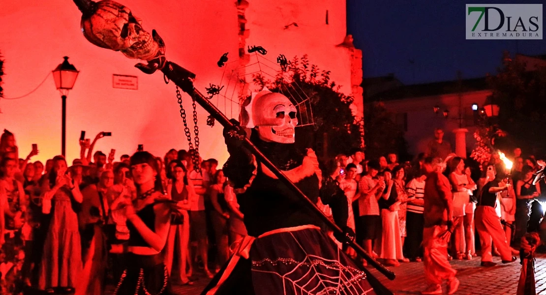 El terror invade Valverde de Leganés: miles de personas disfrutan La Fuga de la Diabla