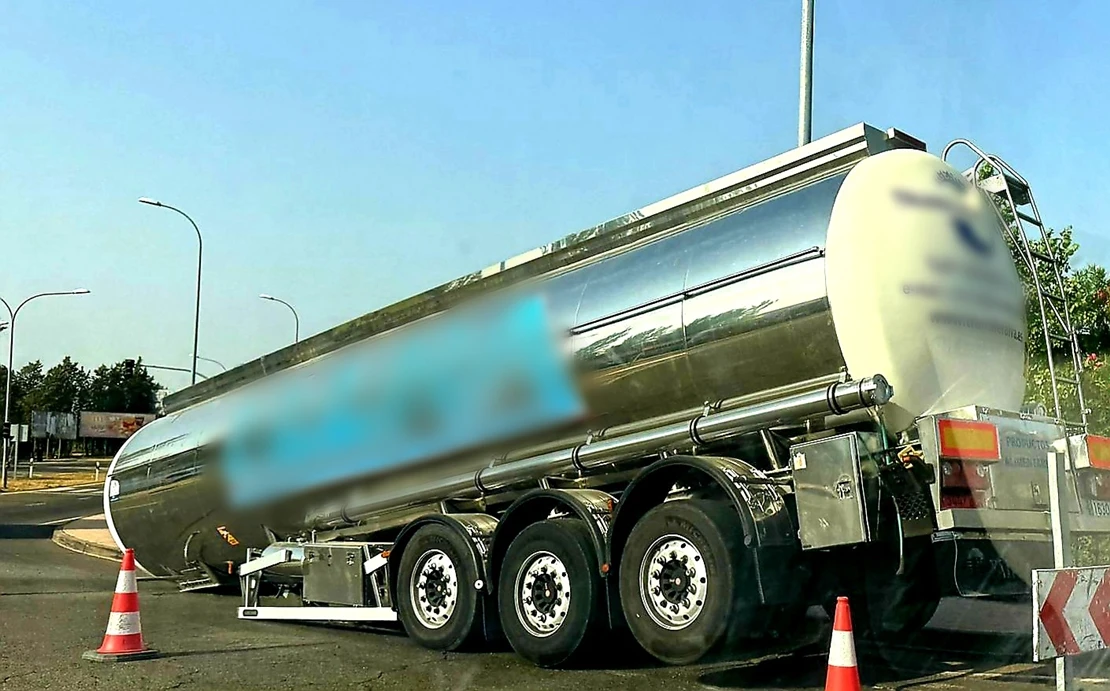 Se suelta la cabeza tractora de un camión en Plasencia mientras circulaba