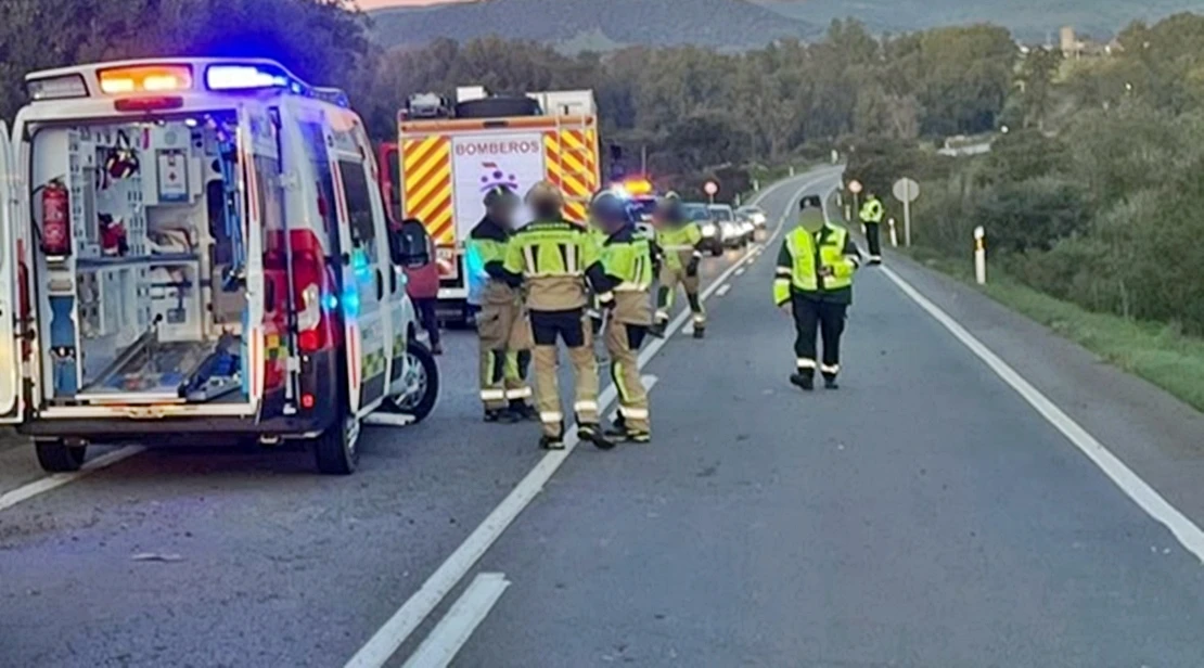 Atrapada tras un accidente en la EX-345