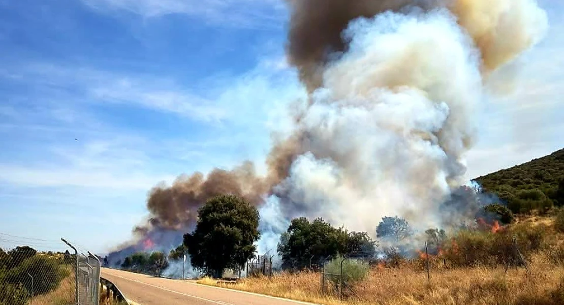 Comienza un incendio cerca de Don Benito