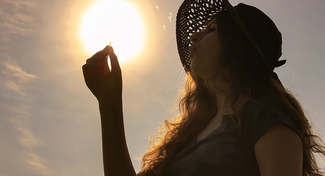 ¿Conoces los riesgos de tomar el sol? La AEMPS alerta sobre las consecuencias