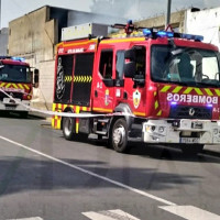 Amplio dispositivo para trabajar en un incendio en la margen derecha de Badajoz