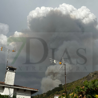 Movilizado un amplio dispositivo por un incendio forestal en el Valle del Jerte