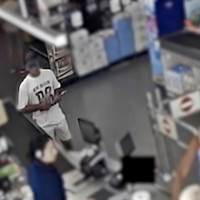 Detienen a un violento atracador en un supermercado: apuntó con una pistola a la cajera