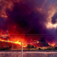 El INFOEX trabaja intensamente en un incendio activo en Cáceres