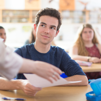 Ocho alumnos extremeños reciben 900 € por sus excelentes resultados en Bachillerato