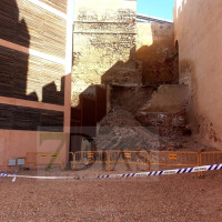 Se cae un tramo de la muralla de Badajoz situado junto a la torre de Espantaperros