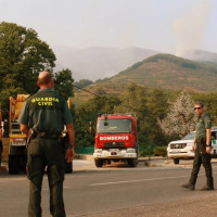 Quedan dos kilómetros para consolidar el perímetro en el incendio de Jarilla