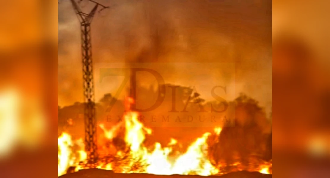 Un incendio alerta a los vecinos de San Roque y otras zonas de Badajoz