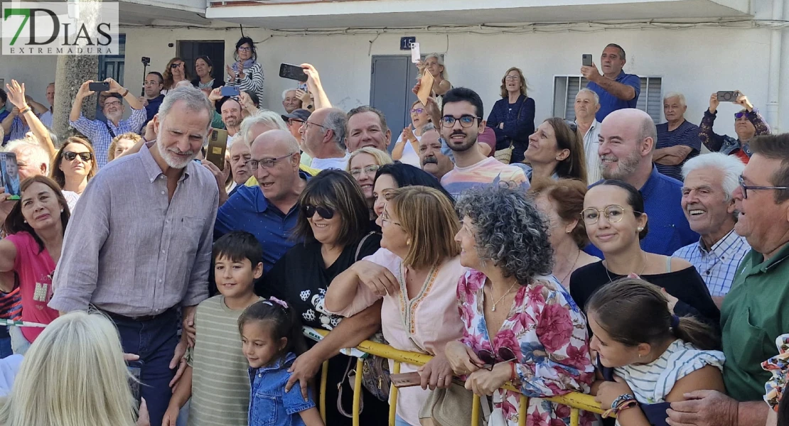 Así ha sido la visita de los Reyes a las zonas afectadas por los incendios en Extremadura