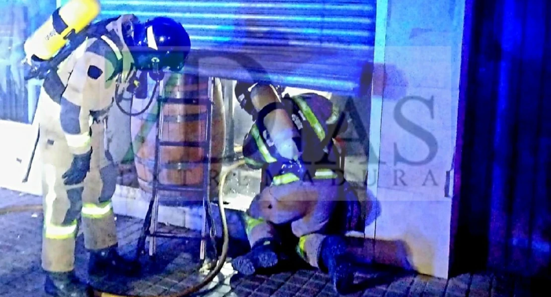 Un incendio en un bar alerta a los vecinos de Valdepasillas durante la madrugada