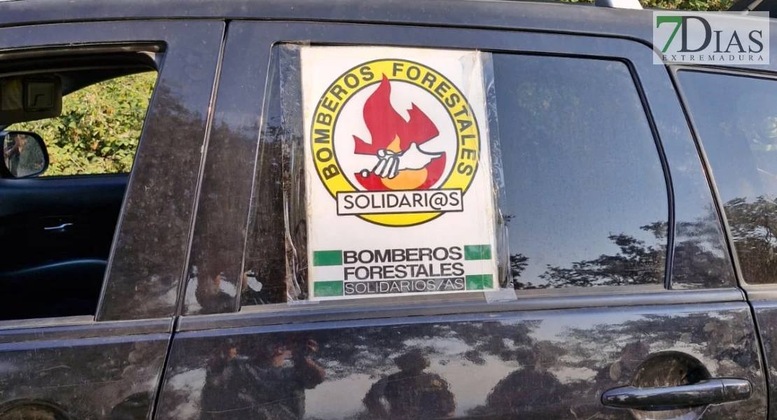 Solidaridad en el norte de Extremadura: bomberos forestales ayudan en las zonas afectadas por el incendio de Jarilla