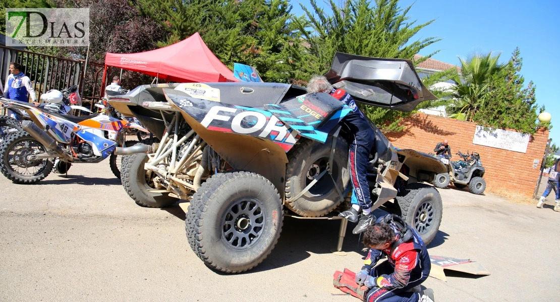 Carlos Sainz protagoniza la 2ª etapa del Rally Raid Portugal a su paso por San Vicente