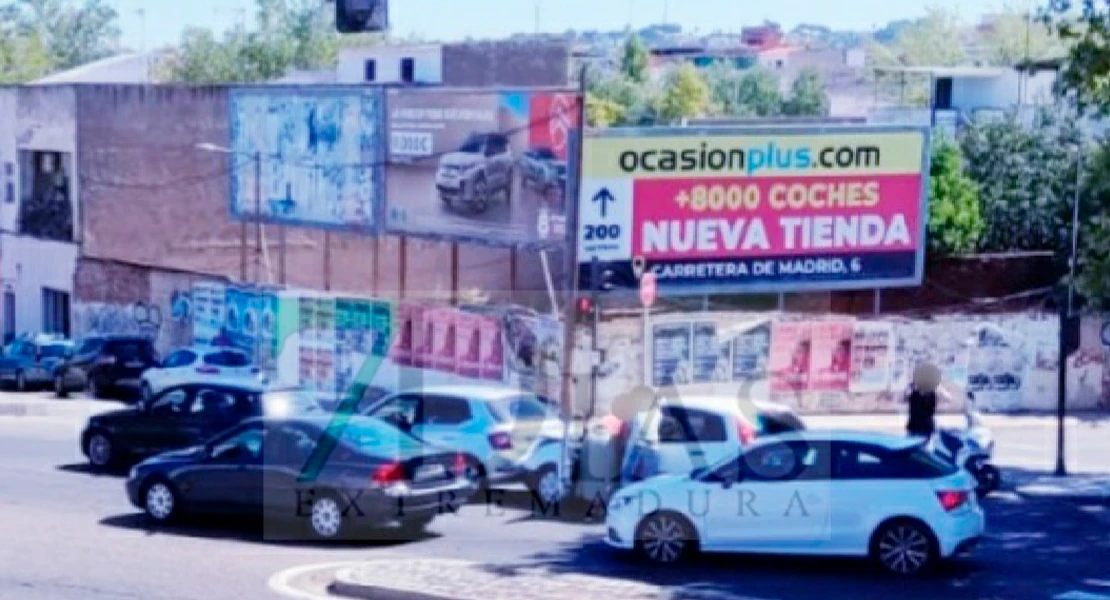 Un accidente múltiple deja tres coches dañados y varios heridos en Badajoz
