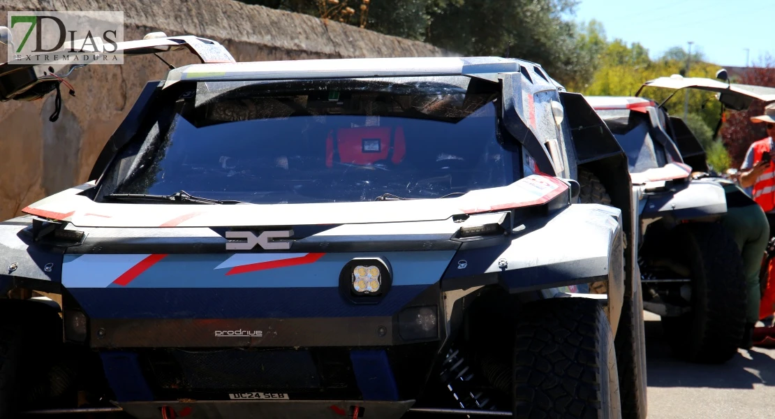 Carlos Sainz protagoniza la 2ª etapa del Rally Raid Portugal a su paso por San Vicente