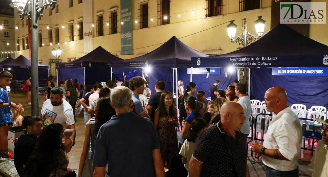 Imágenes de la Noche en Blanco 2025 en Badajoz