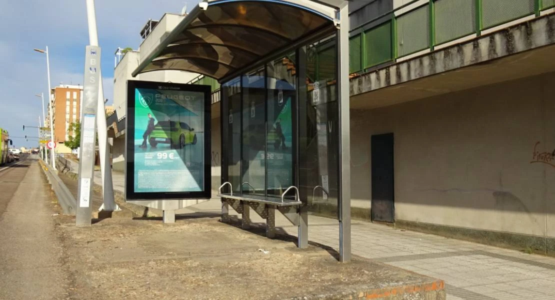 El Ayto. resolverá el grave problema de accesibilidad de dos paradas de bus en Badajoz