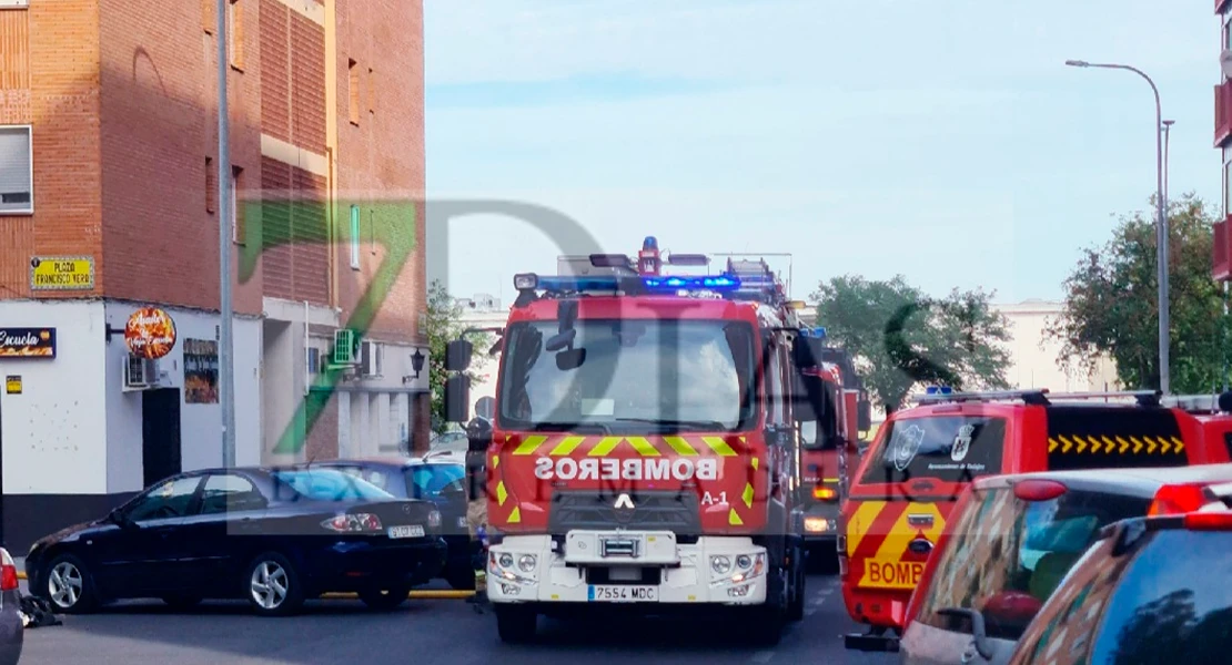 Susto en Badajoz: un incendio calcina parte de una vivienda en Valdepasillas