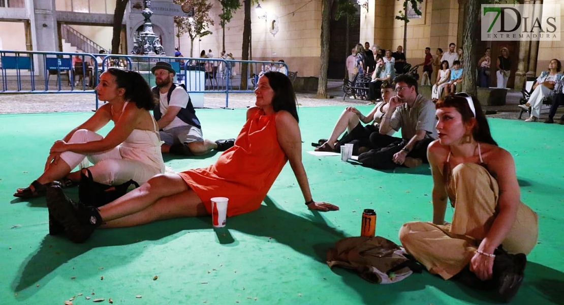 Imágenes de la Noche en Blanco 2025 en Badajoz