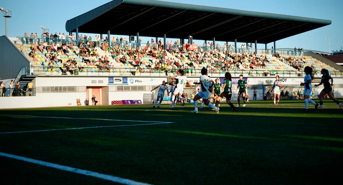 Sorpresa en el Viejo Vivero: el Sport Extremadura elimina al Cacereño con gol en el 92'