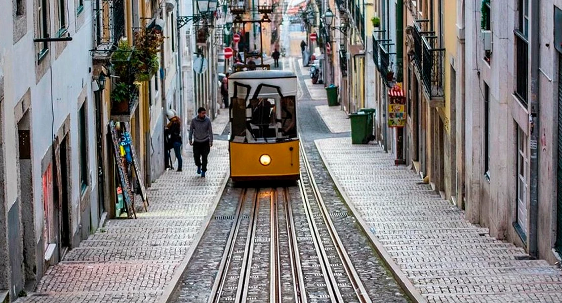Tragedia en Lisboa: 15 muertos y 18 heridos en el descarrilamiento del funicular de la Gloria