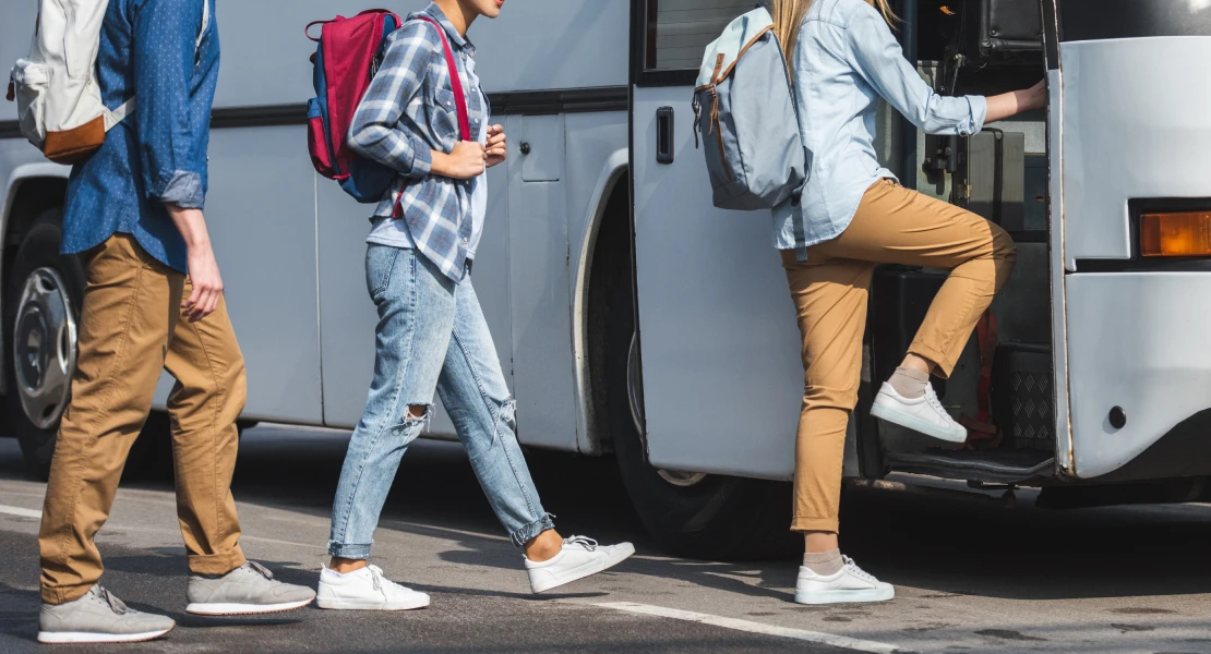 Convocan a los afectados por el transporte escolar a manifestarse todos los días en Extremadura