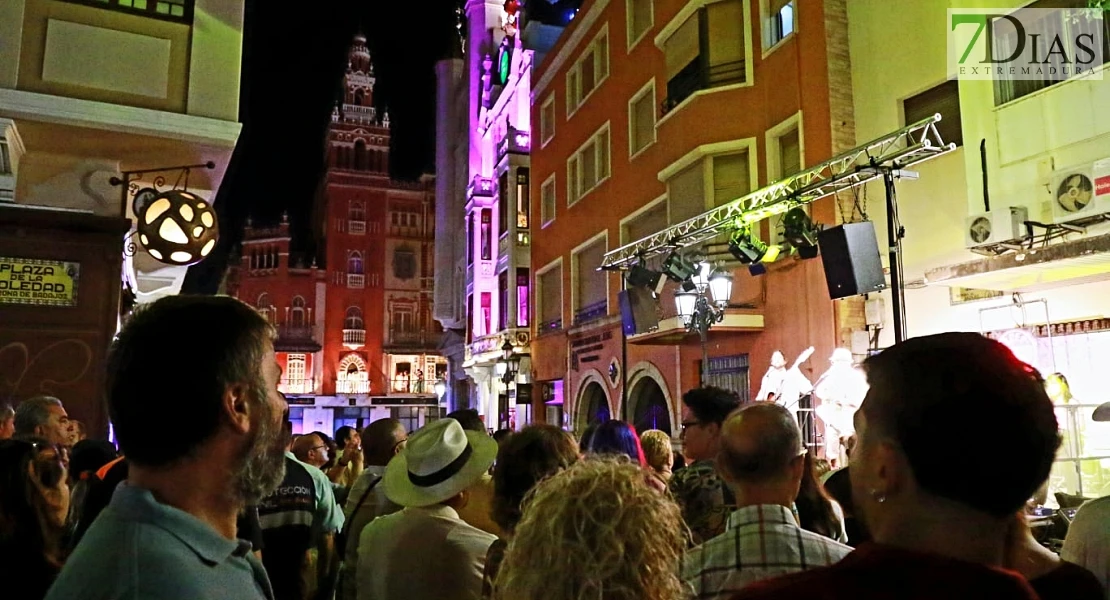 Imágenes de la Noche en Blanco 2025 en Badajoz