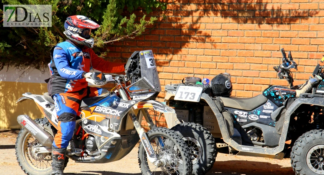 Carlos Sainz protagoniza la 2ª etapa del Rally Raid Portugal a su paso por San Vicente