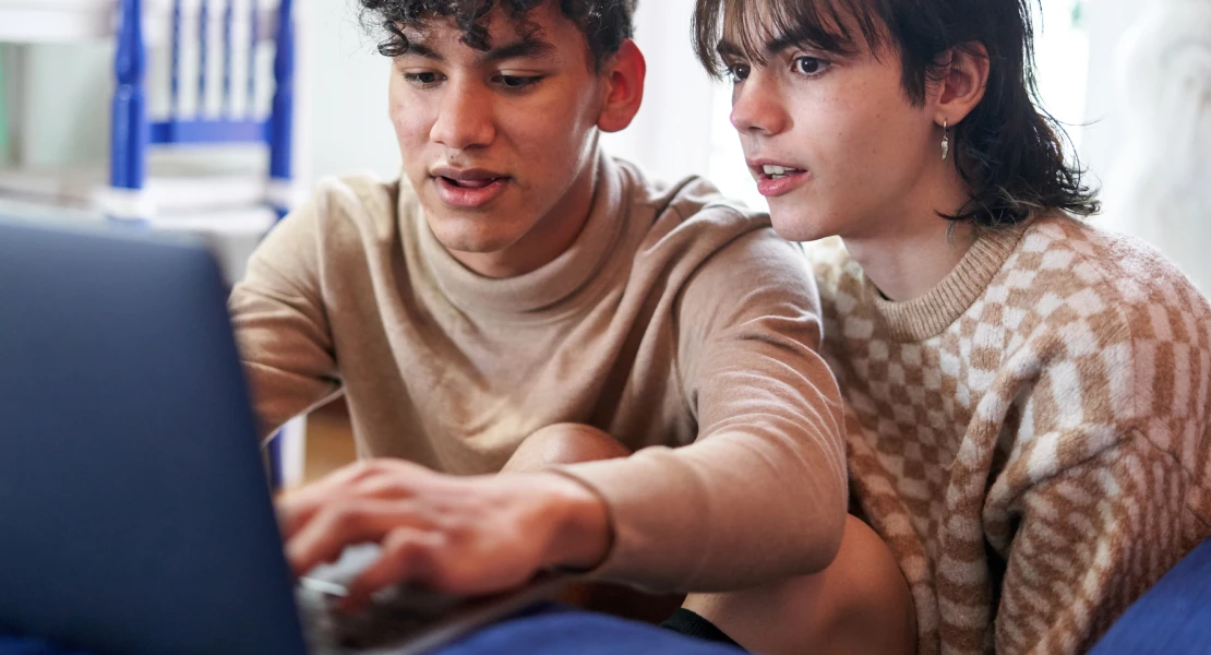 El 45% de los menores ya ha sufrido amenazas online: estos son los riesgos que más les afectan