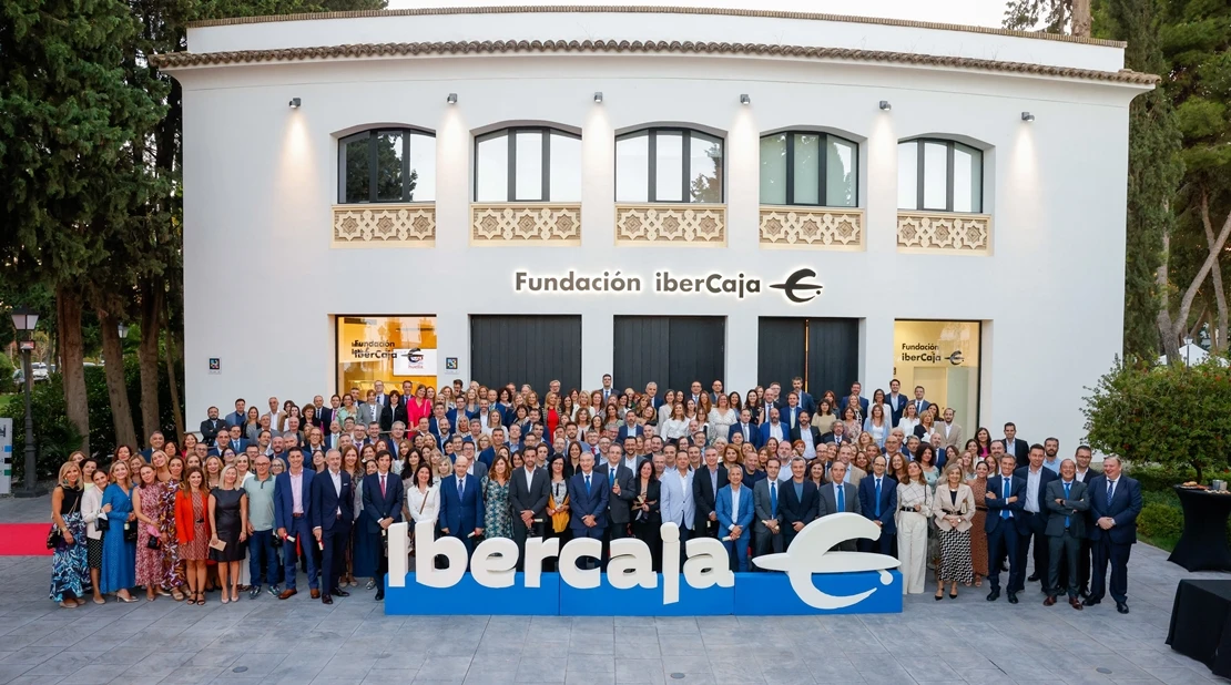 Ibercaja reconoce la fidelidad y el compromiso de 262 personas de la plantilla