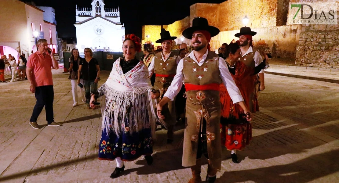 Imágenes de la Noche en Blanco 2025 en Badajoz