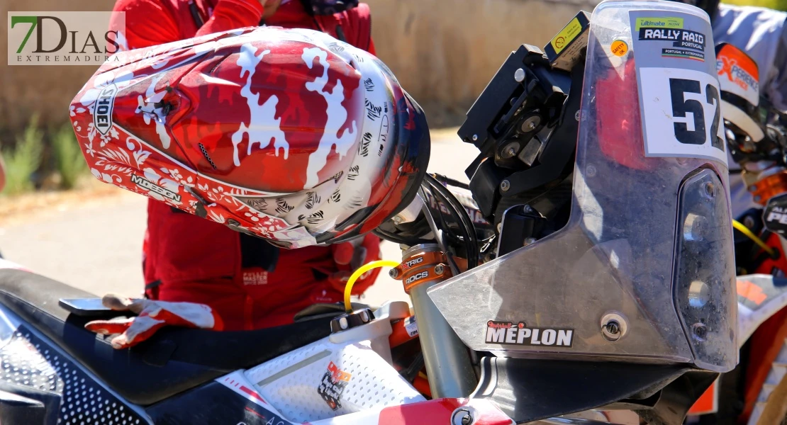 Carlos Sainz protagoniza la 2ª etapa del Rally Raid Portugal a su paso por San Vicente